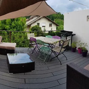 Appartement Charmant Terrasse Exposée Plein Sud, Aix-les-Bains
